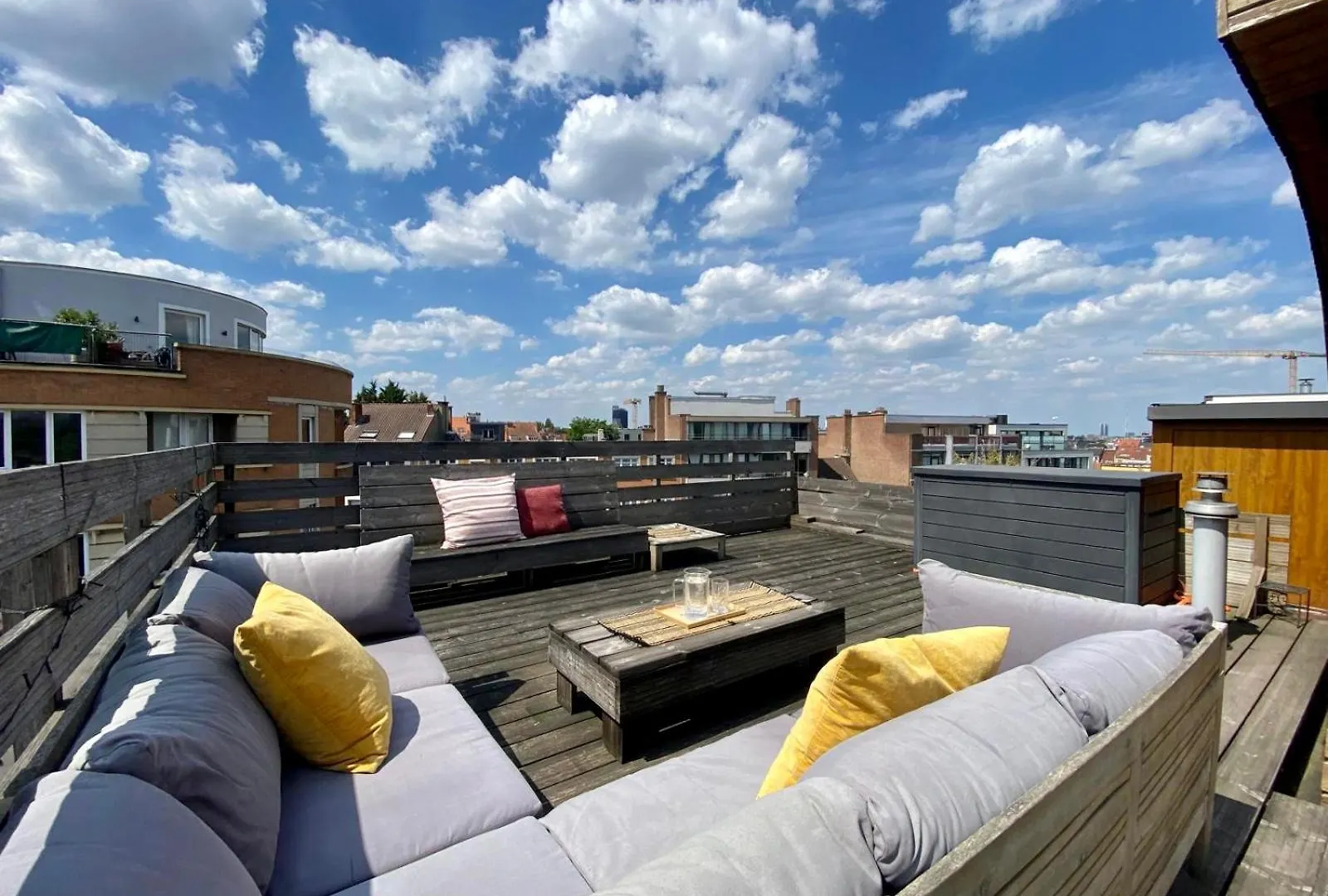 Apartamento Appartement 2 Chambres Avec Rooftop Suspendu Au Cimetiere D'Ixelles Bruxelas